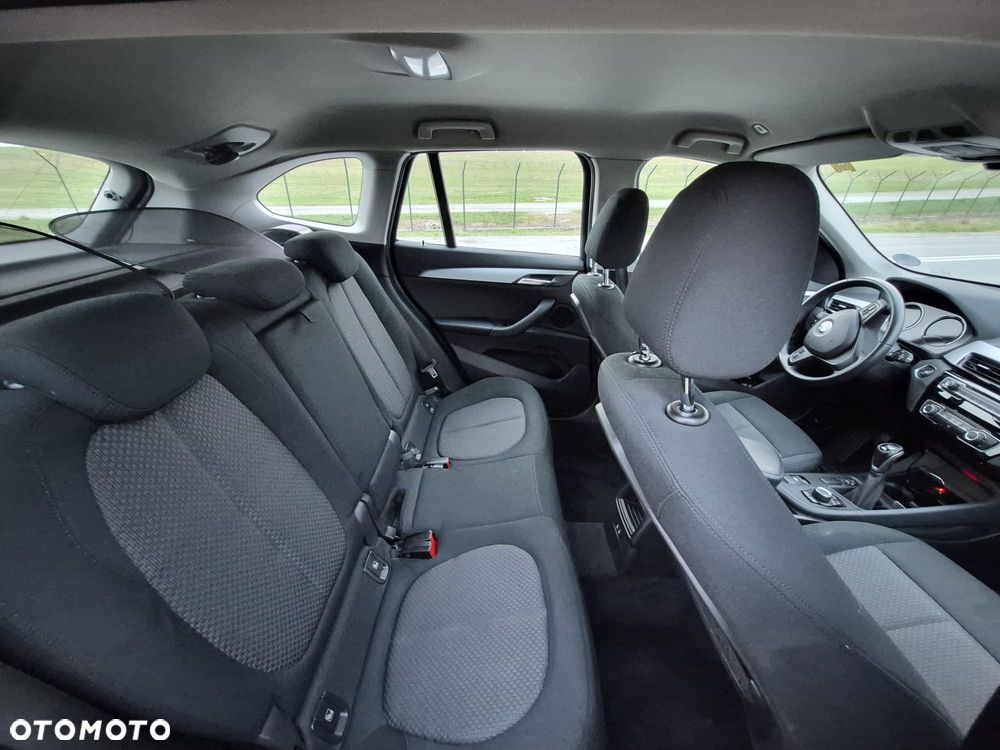 BMW X1 sDrive16d - 14