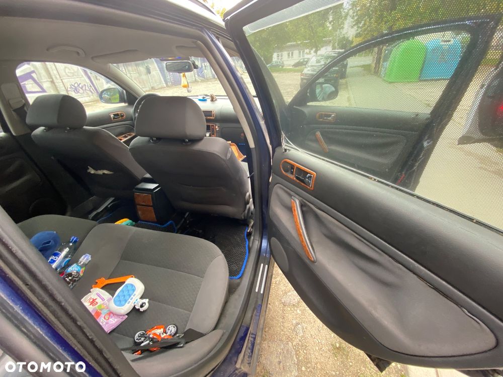 Volkswagen Passat - 11