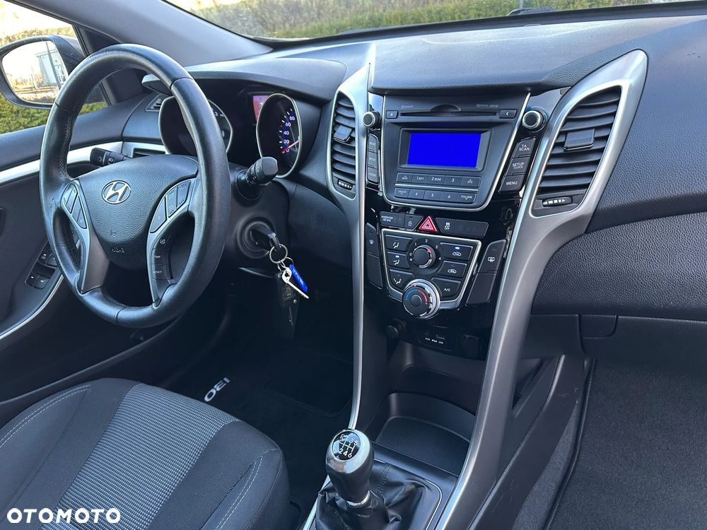 Hyundai i30 blue Kombi 1.6 GDi Style - 33