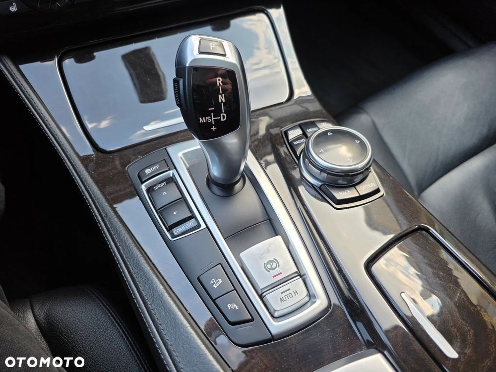 BMW Seria 5 528i xDrive Sport-Aut - 15