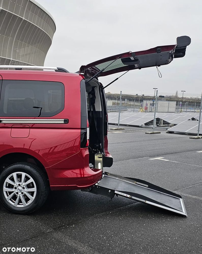 Ford Tourneo Connect Grand - 17