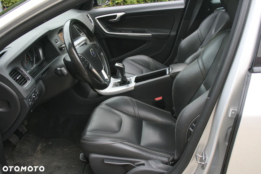 Volvo V60 D3 Drive-E Dynamic Edition (Momentum) - 22