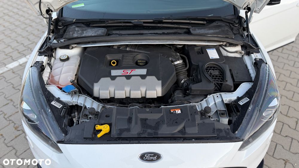 Ford Focus 2.0 EcoBoost ST - 10