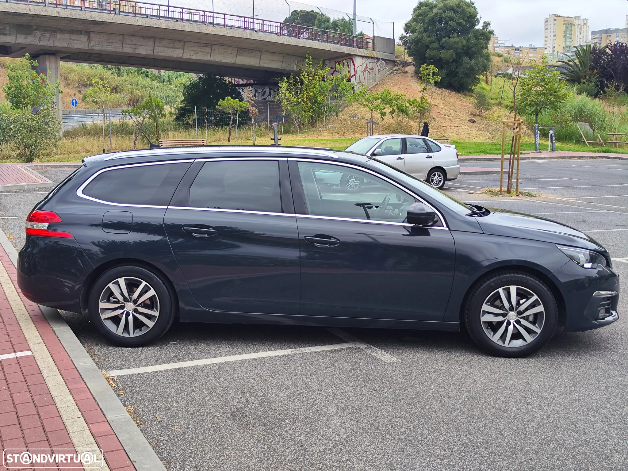 Peugeot 308 SW 1.2 PureTech Allure Full LED EAT8 - 6