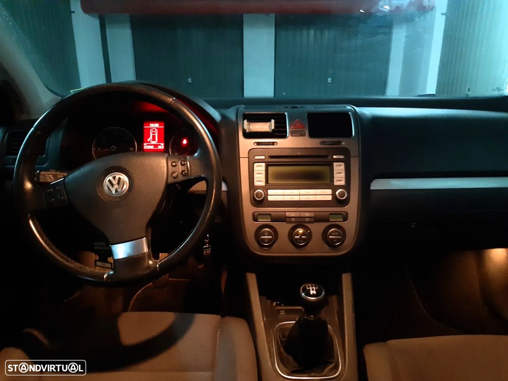 VW Golf 1.9 TDi BlueM. Confortline - 8