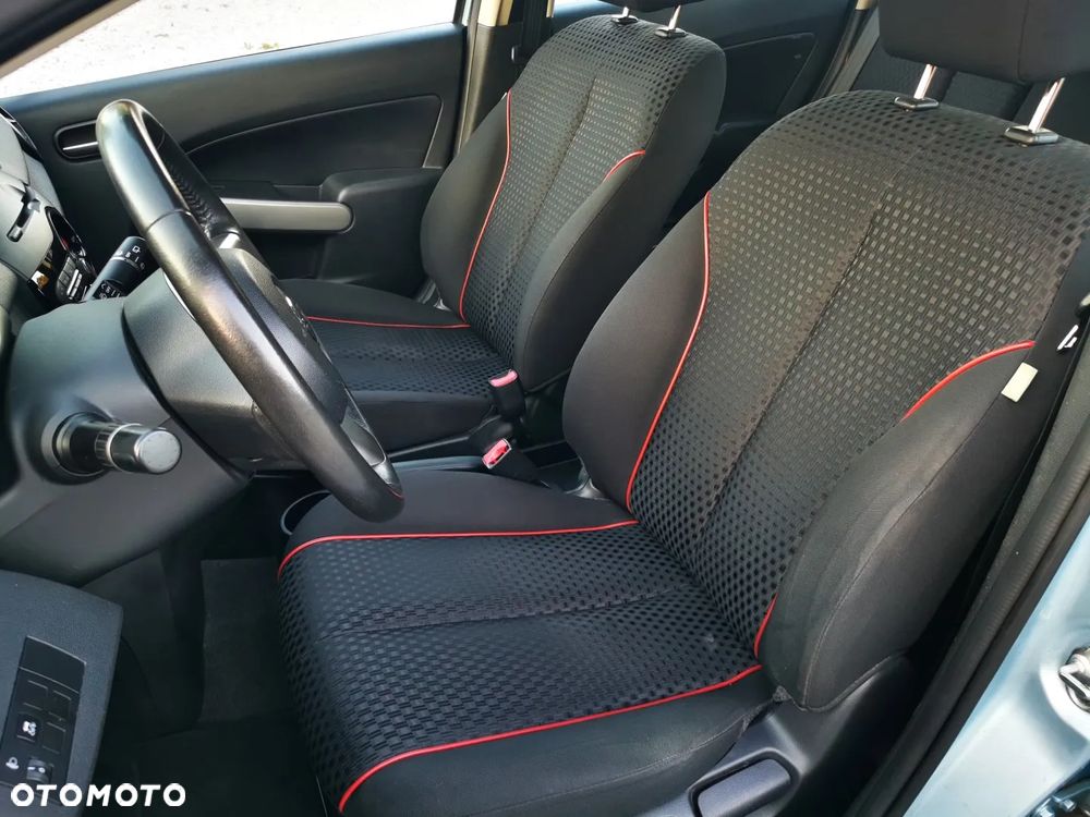 Mazda 2 - 10