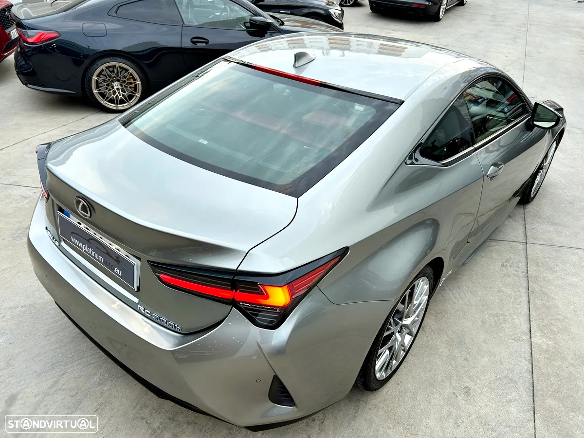 Lexus RC 300h Luxury - 37