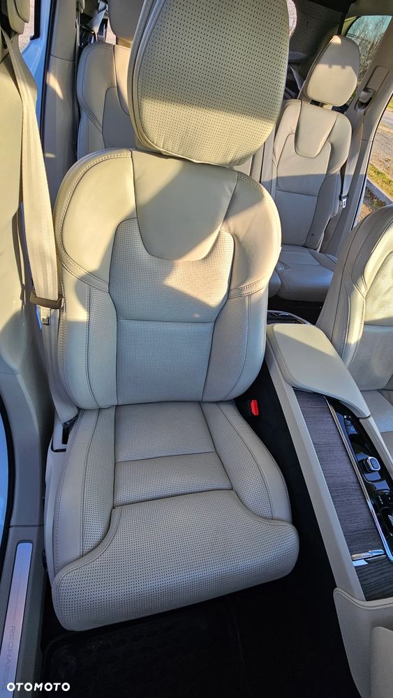 Volvo XC 90 T8 AWD Plug-In Hybrid Inscription 7os - 7