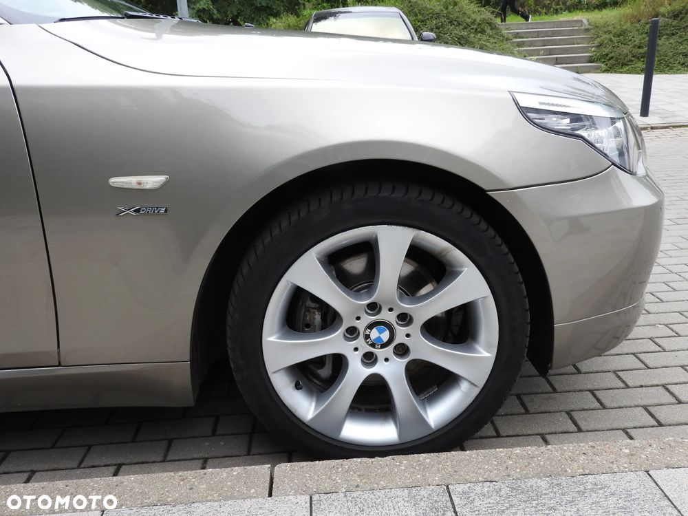 BMW Seria 5 530d xDrive - 12