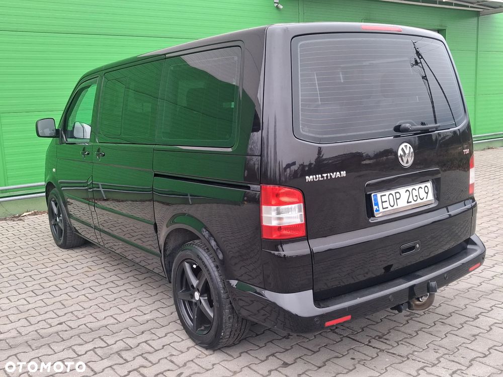 Volkswagen Multivan - 11