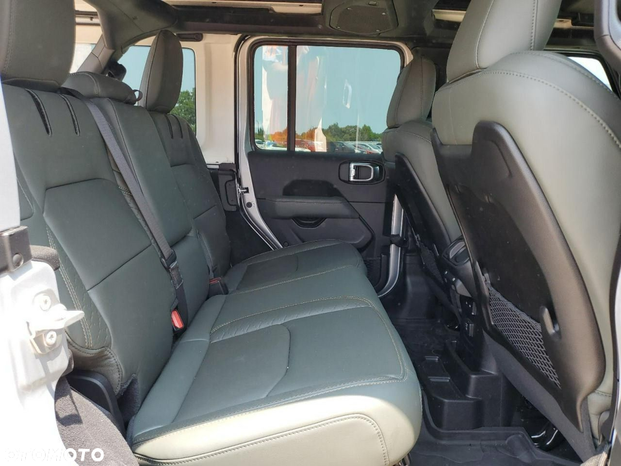 Jeep Wrangler - 11