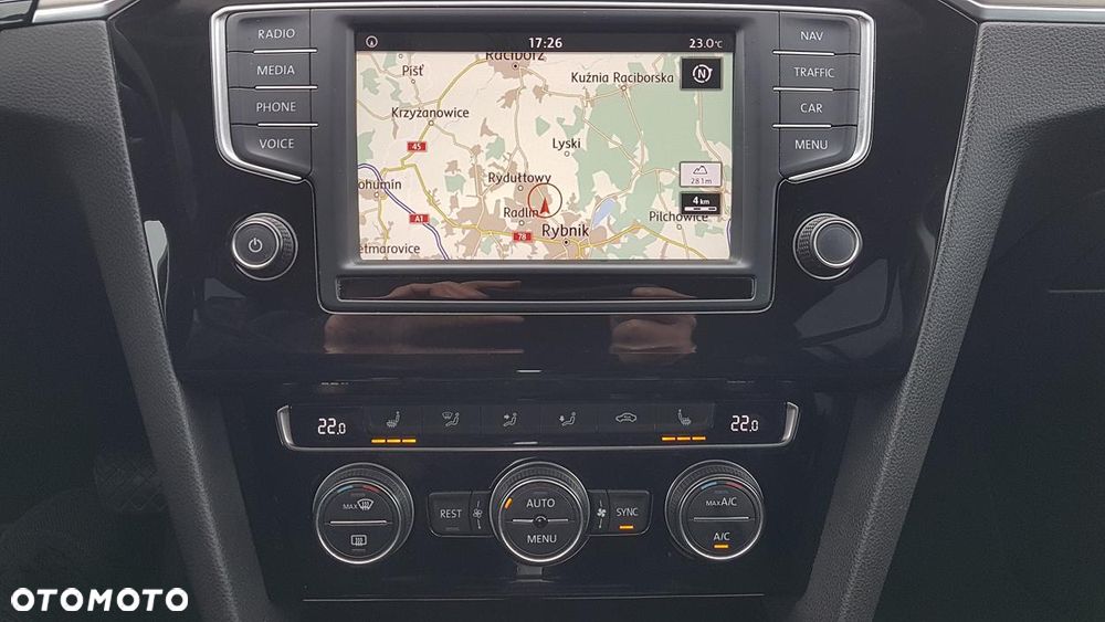 Volkswagen Passat Variant 2.0 TDI SCR DSG Highline - 34