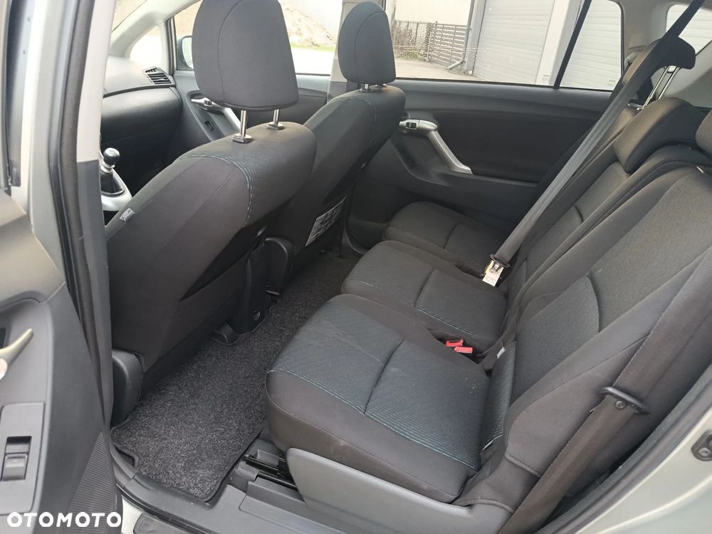 Toyota Verso 2.0 D-4D - 24