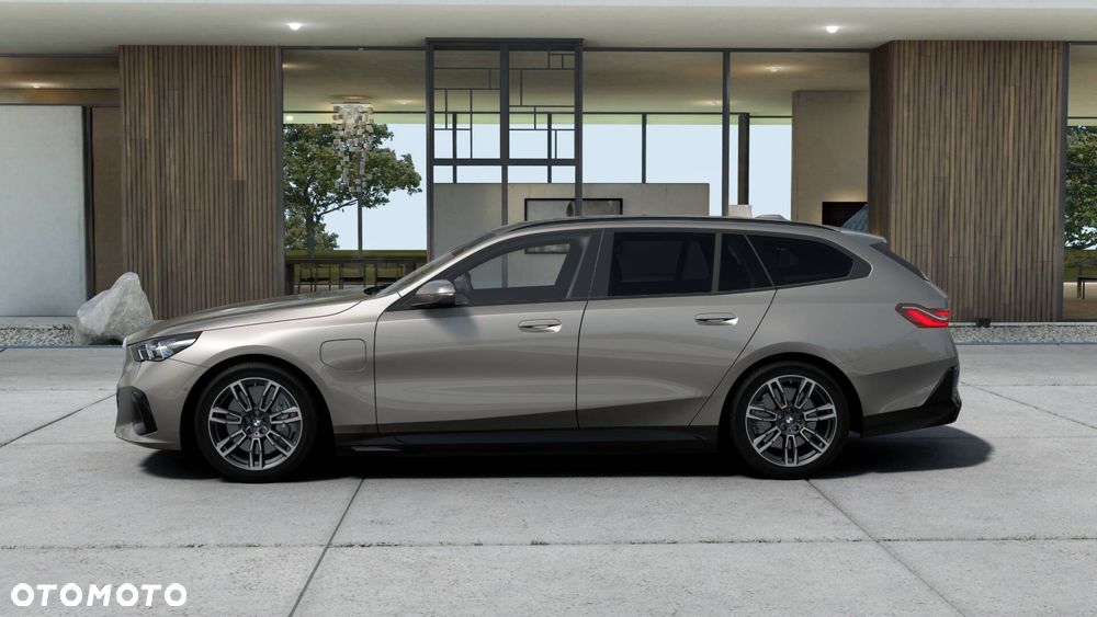 BMW Seria 5 550e xDrive PHEV M Sport - 2