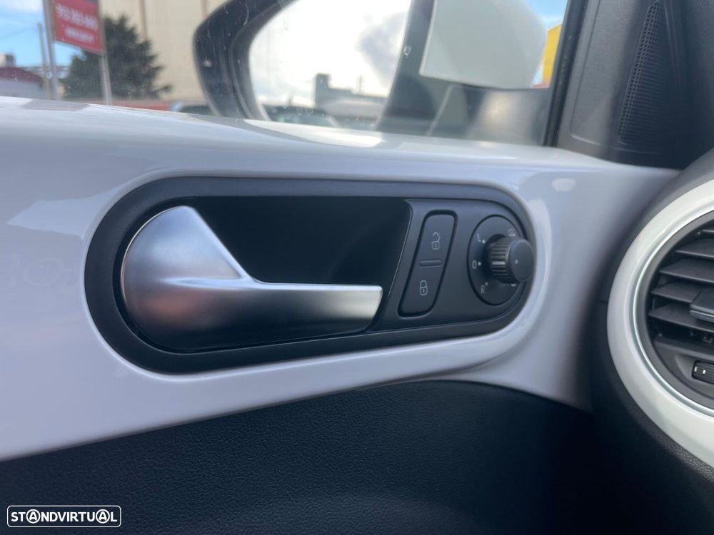 VW New Beetle 1.6 TDi DSG - 14