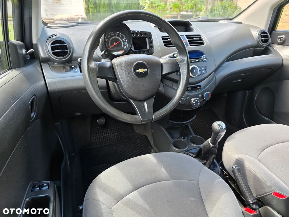 Chevrolet Spark 1.0 LT - 12