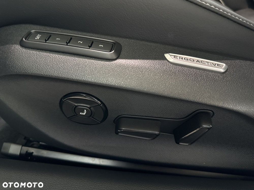 Volkswagen Passat Variant 2.0 TDI EVO Elegance DSG - 19