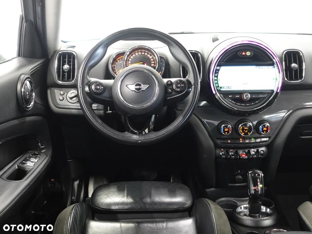 MINI Countryman Cooper All4 Essential Trim - 29