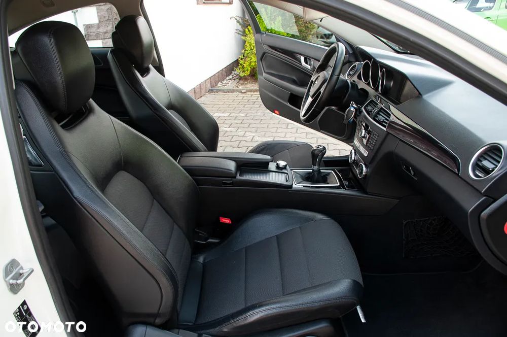 Mercedes-Benz Klasa C 180 BlueEFFICIENCY - 27