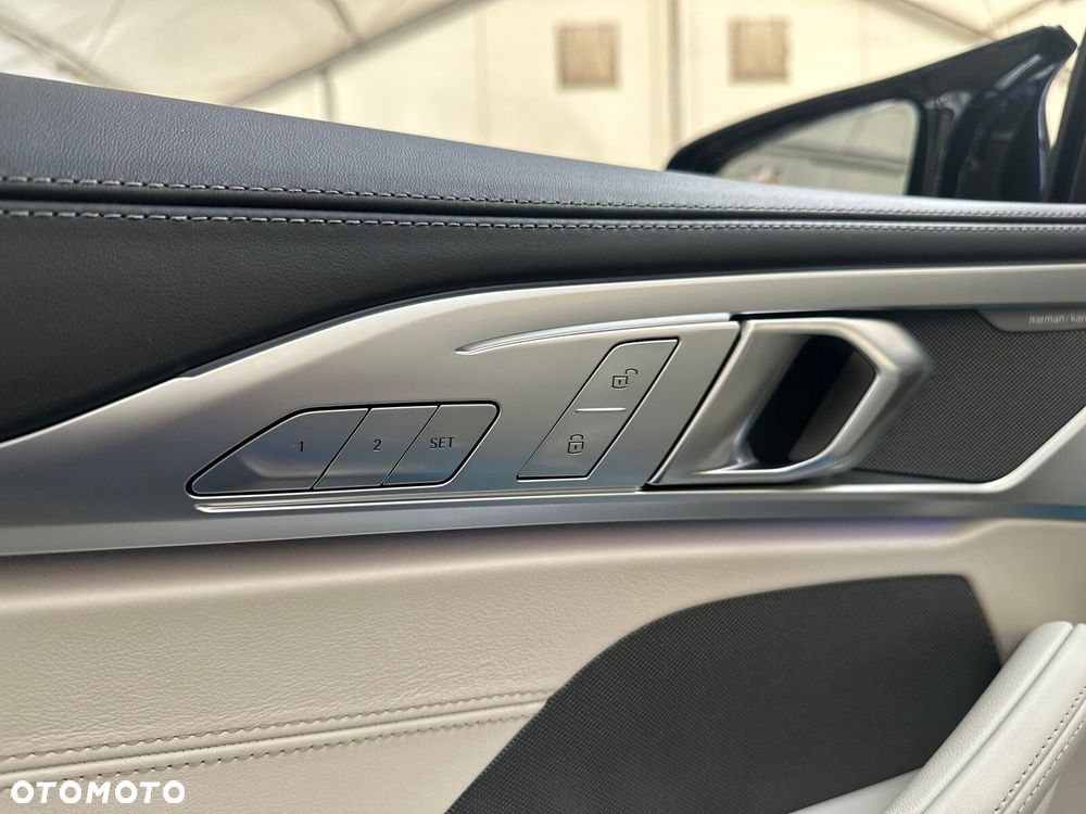 BMW Seria 8 - 23