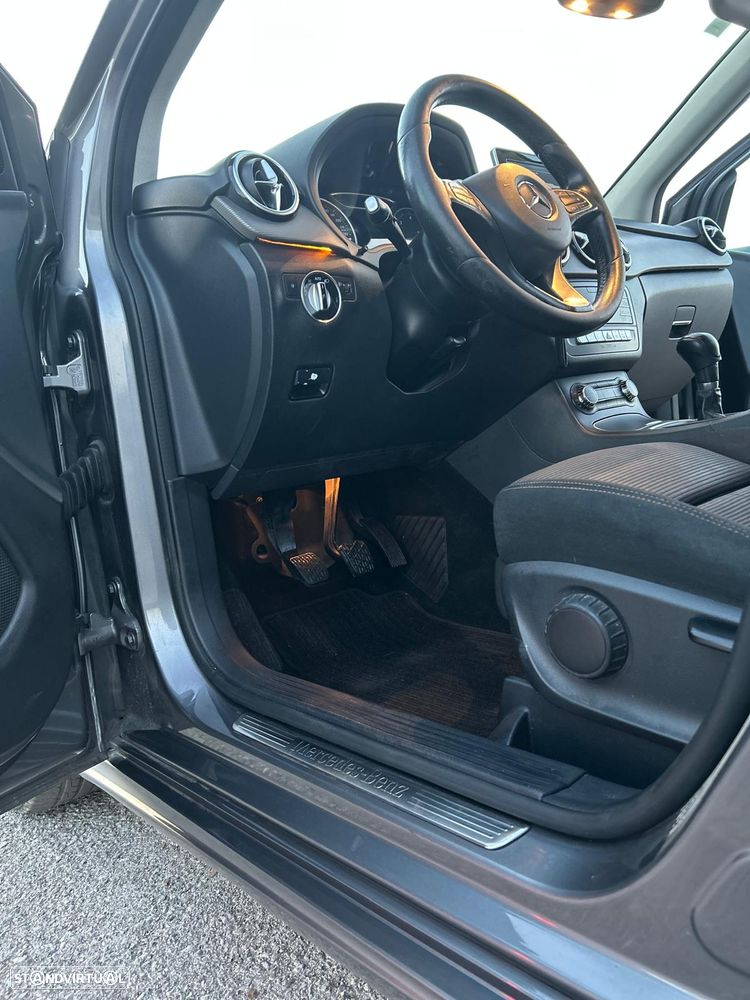 Mercedes-Benz B 180 d Urban - 10