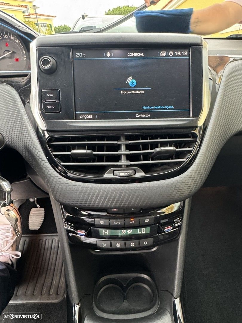 Peugeot 2008 1.2 PureTech Allure - 11