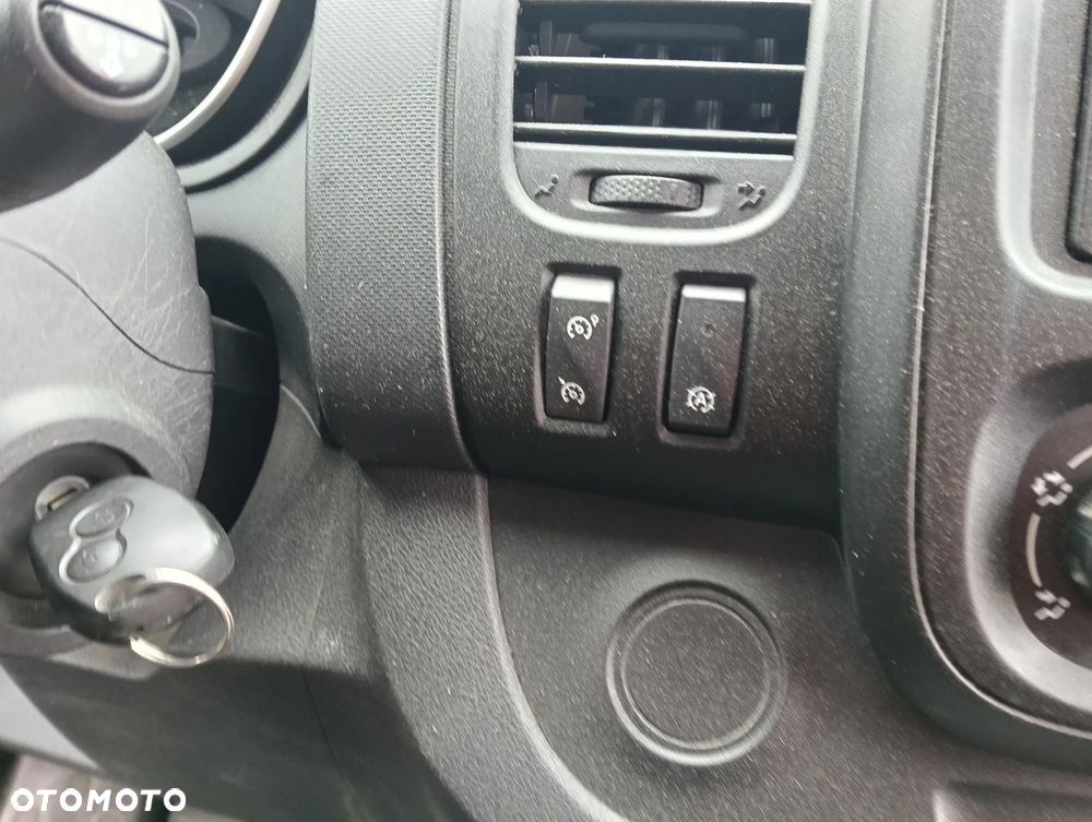 Opel Vivaro - 14