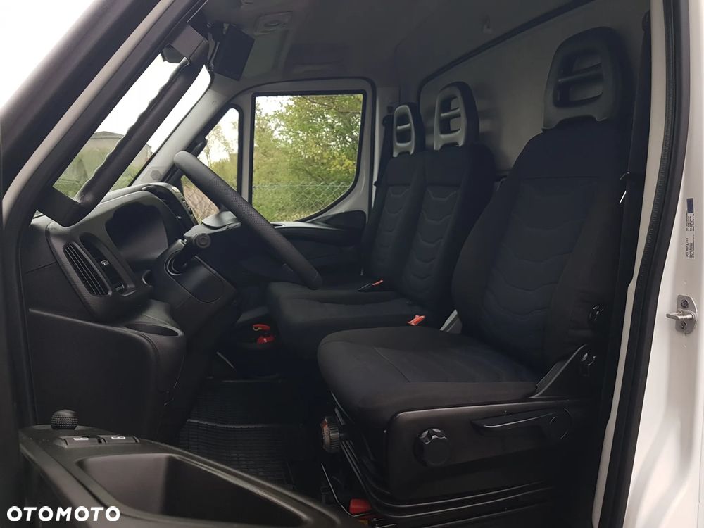 Iveco 70C18 KONTENER ROLETY BOK DO TRANSPORTU WODY 3,23x2,21x1,86 KLIMA DMC 7000KG RAMA PODWOZIE - 7