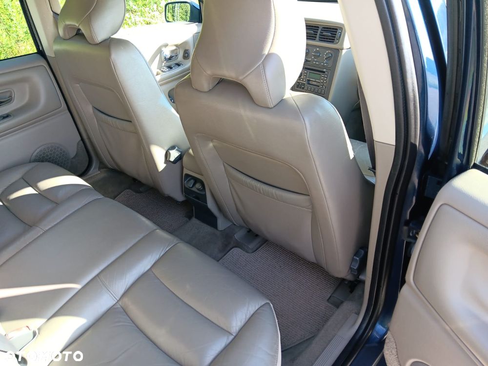 Volvo V70 2.4 AWD - 38