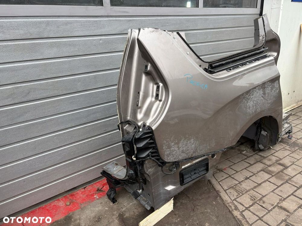 CHRYSLER PACIFICA II ĆWIARTKA PRAWA TYŁ BŁOTNIK GIEŁDA 16- - 3