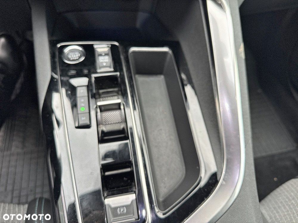 Peugeot 5008 1.5 BlueHDi Allure Pack S&S EAT8 - 17