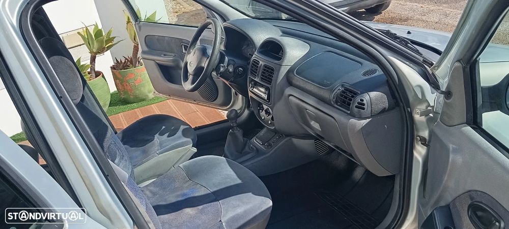 Renault Clio 1.2 RN - 16
