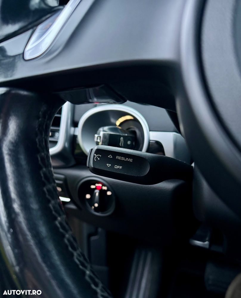 Porsche Cayenne - 26