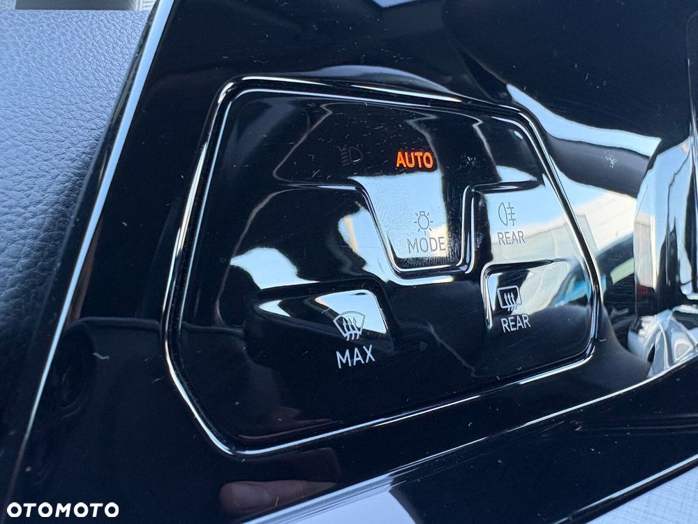 Volkswagen Golf - 21