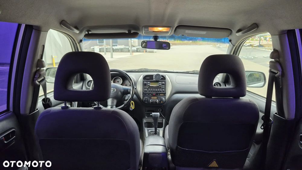 Toyota RAV4 - 8