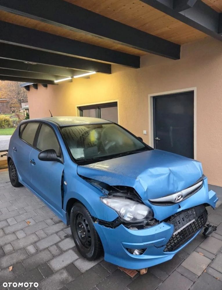 Hyundai i30 1.4 Base + - 2