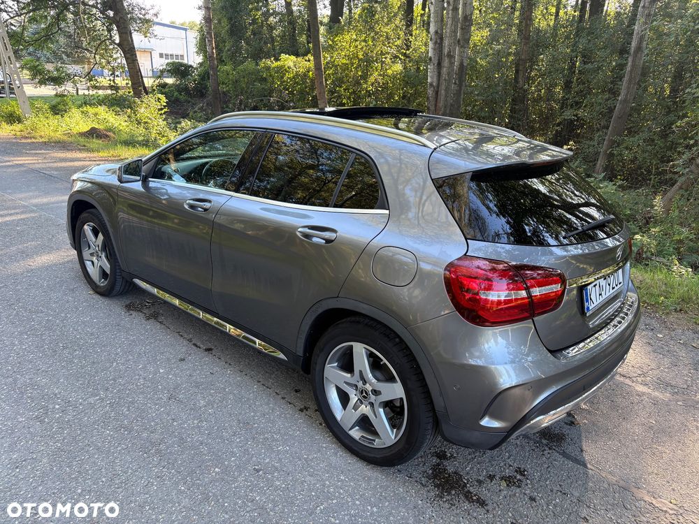 Mercedes-Benz GLA 180 7G-DCT AMG Line - 4