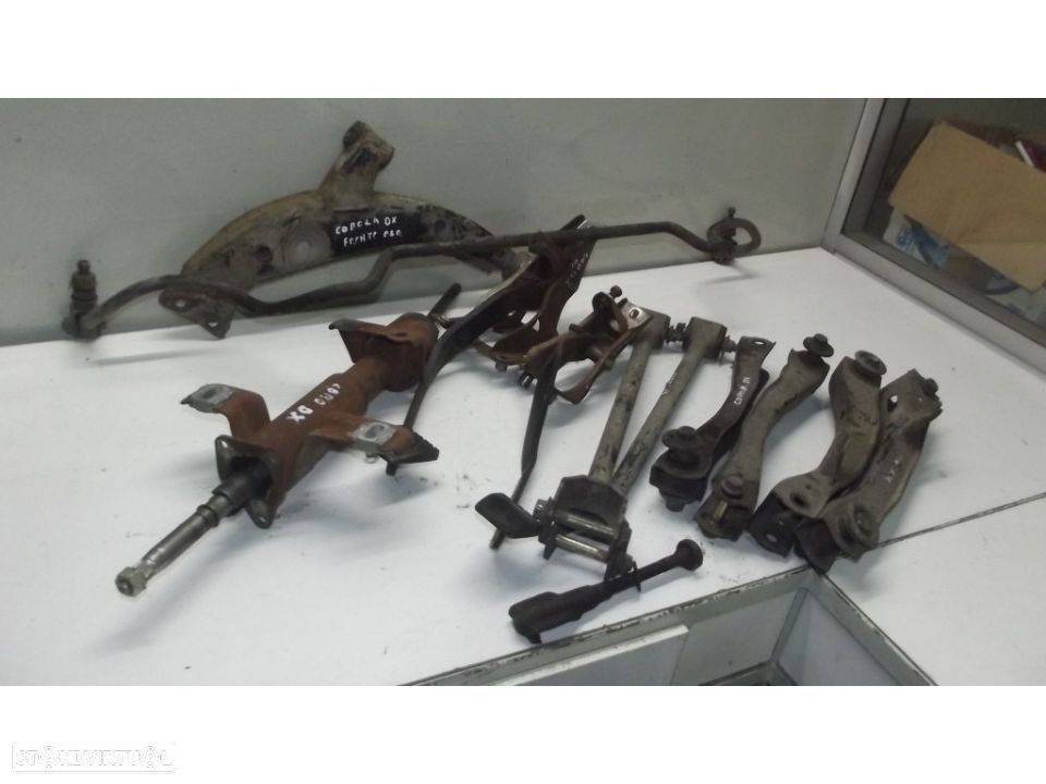 Toyota corolla dx modelo de 3 portas varias peças - 1