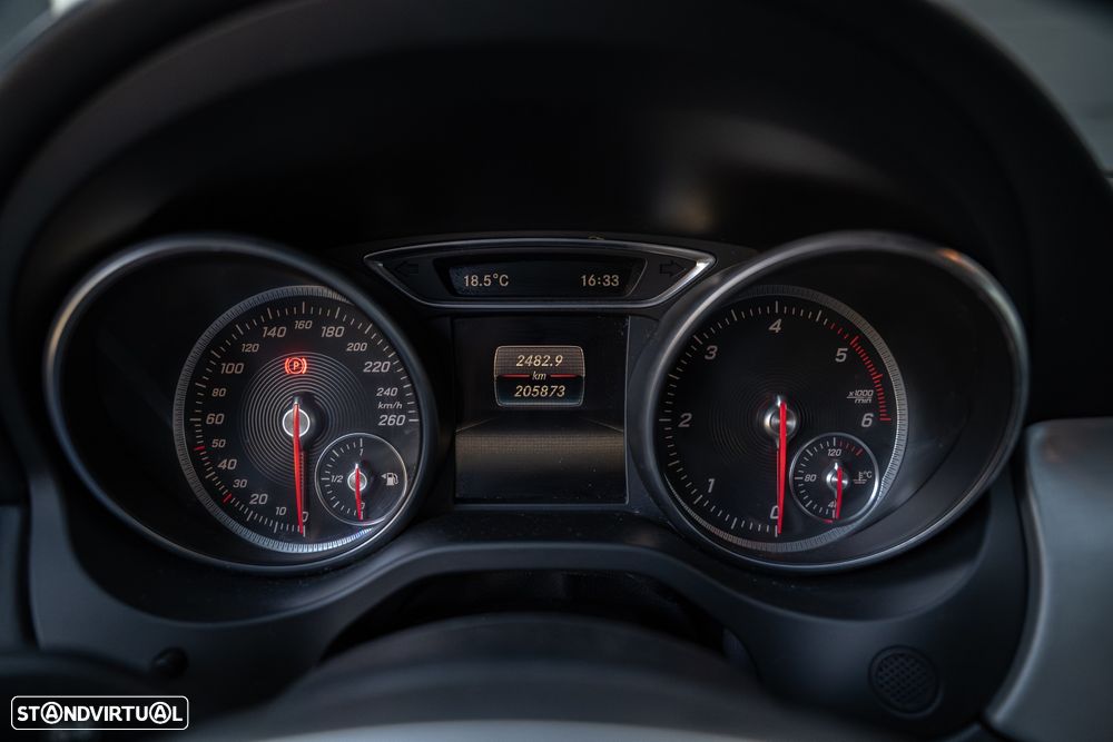 Mercedes-Benz CLA 180 d AMG Line - 11