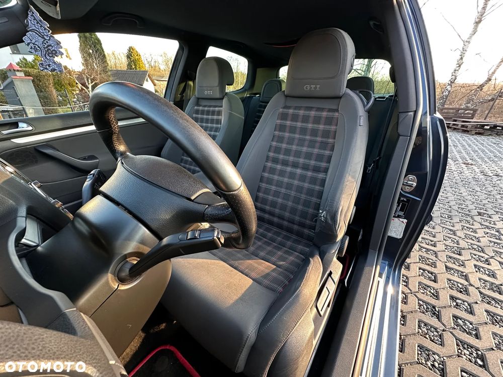 Volkswagen Golf 2.0 GTI - 8
