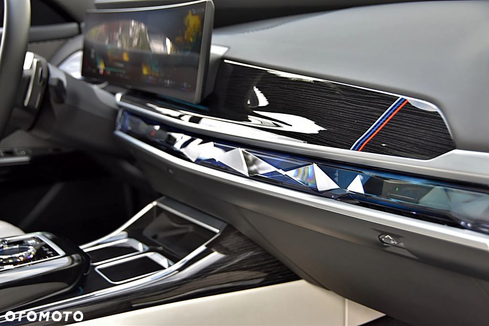 BMW Seria 7 740d xDrive mHEV sport - 30
