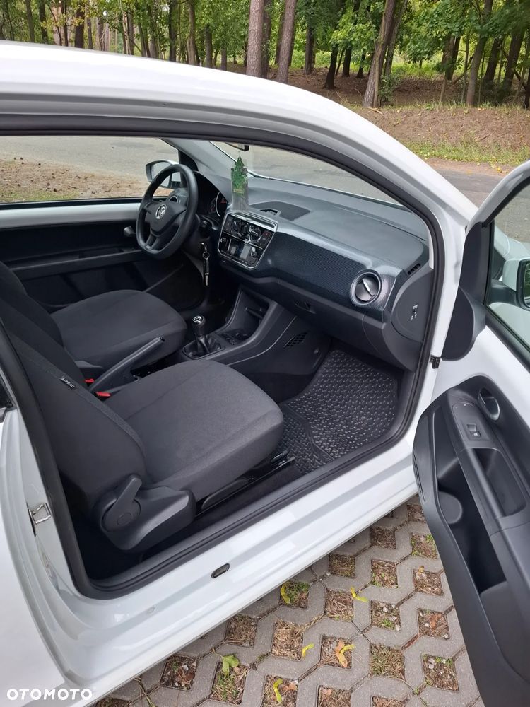 Volkswagen up! 1.0 beats - 10