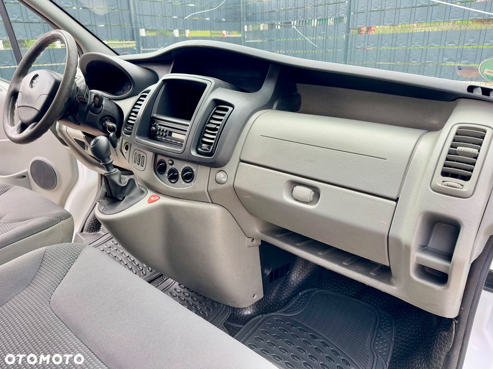 Opel Vivaro - 17