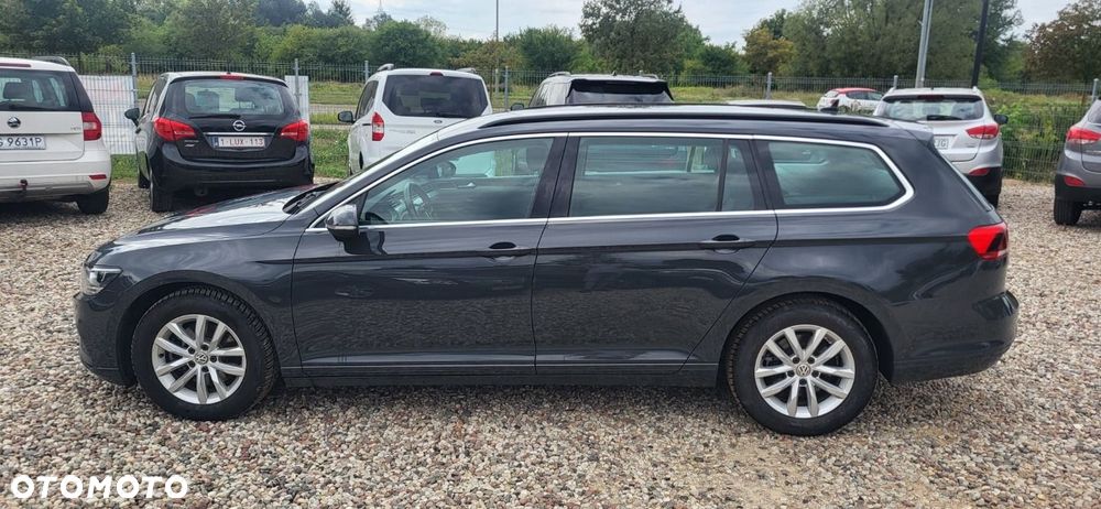 Volkswagen Passat - 4