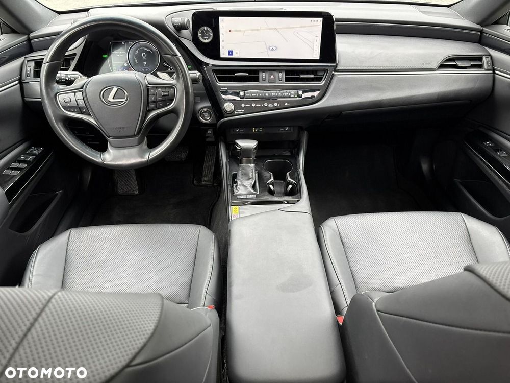 Lexus ES 300h Business Edition - 13