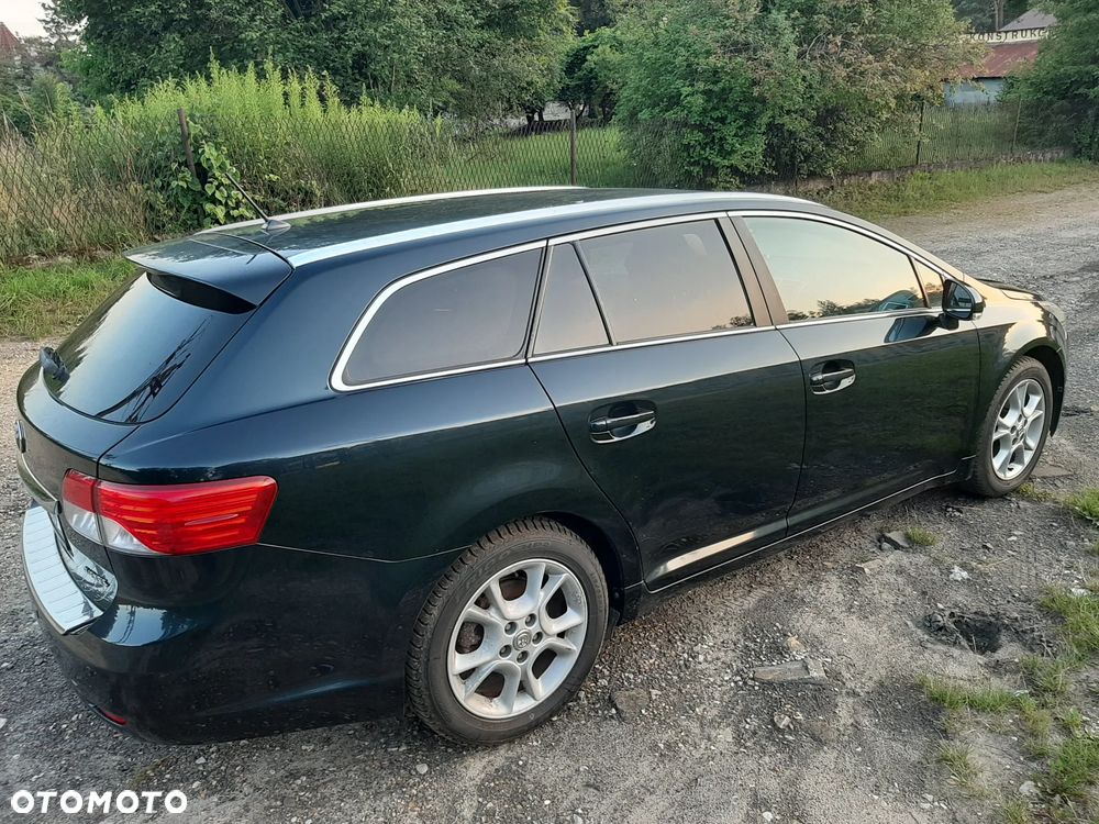 Toyota Avensis 1.8 Premium MS - 8