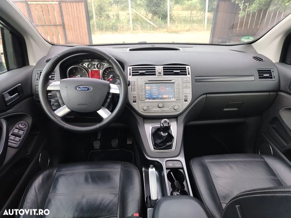Ford Kuga 2.0 TDCi 4x4 Titanium - 2