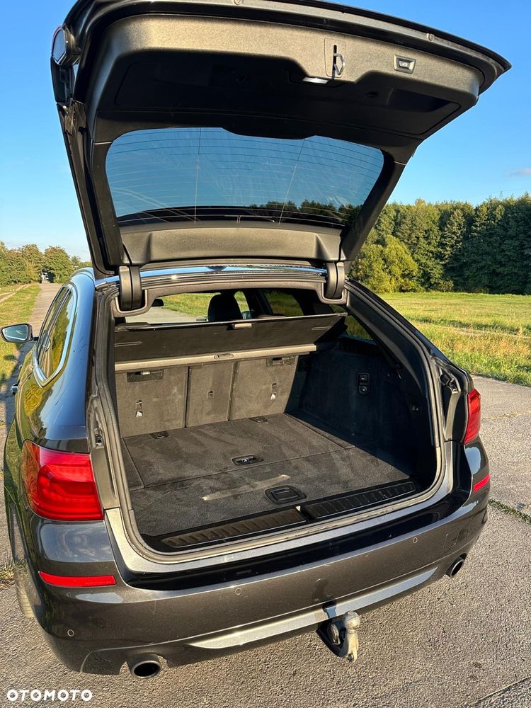 BMW Seria 5 525d Touring Luxury Line - 12
