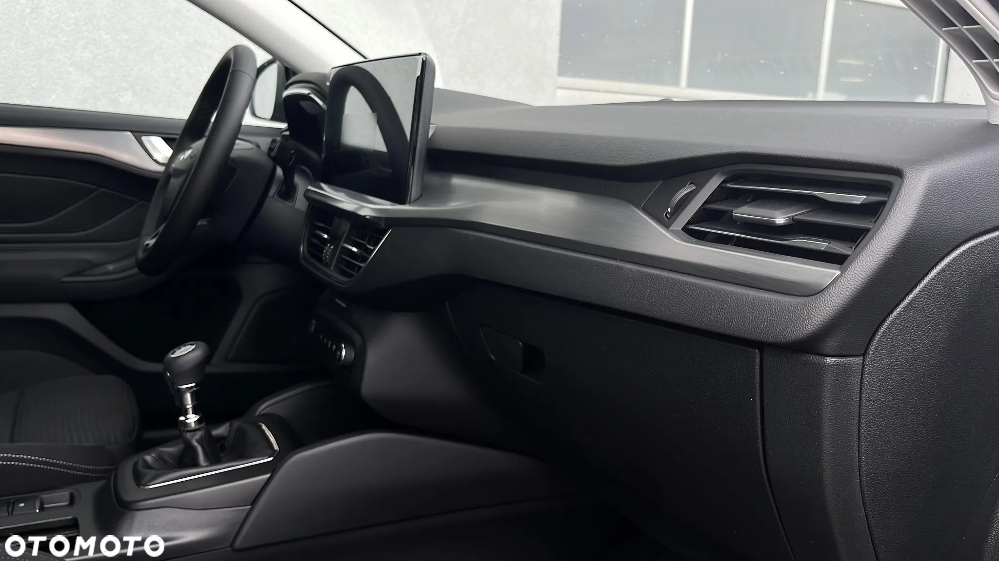 Ford Focus 1.0 EcoBoost mHEV Titanium - 27