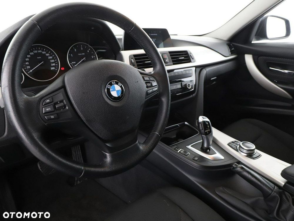 BMW Seria 3 318d Advantage - 15